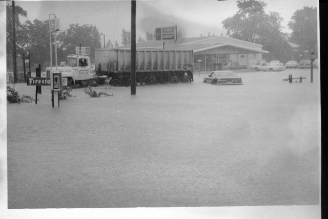 floodedintersection21079.jpg